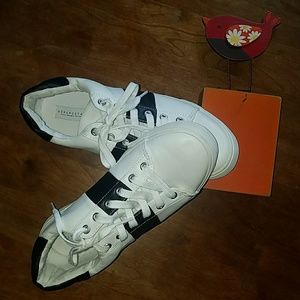 π«SOLDπ« Womens Aeropostale Striped Sneakers
